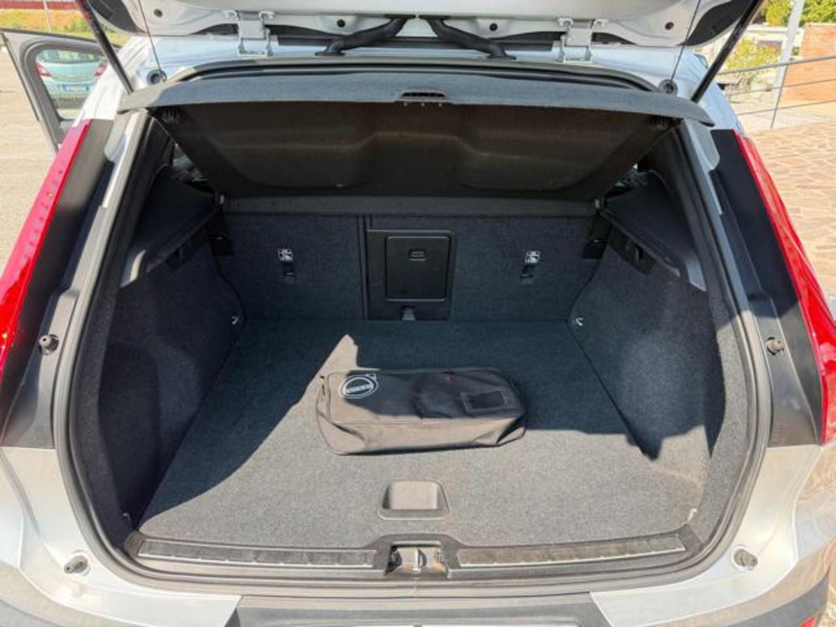 Volvo XC40 D3 Geartronic Inscription (13)