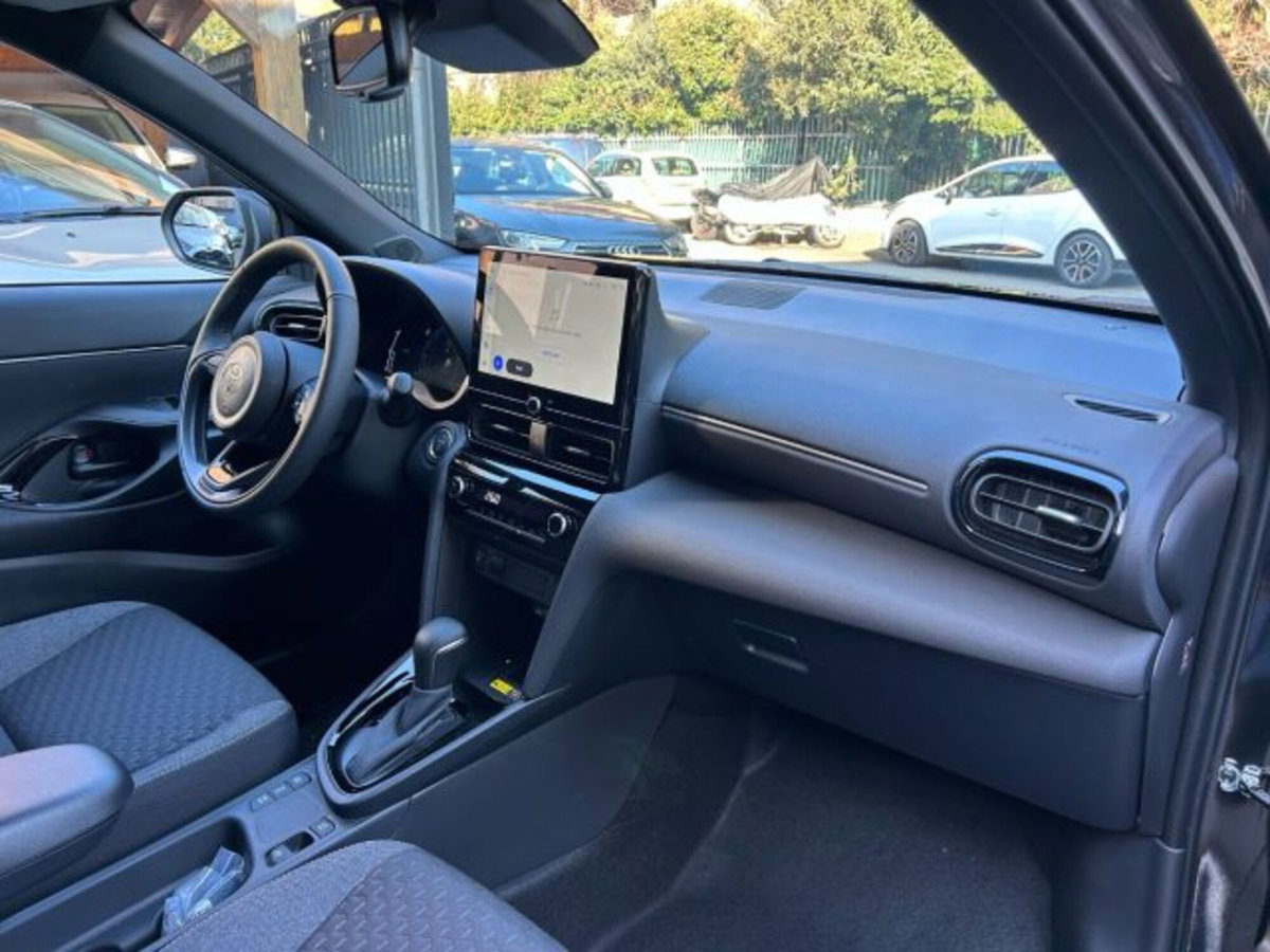 Toyota Yaris Cross 1.5h GR Sport Black Sky fwd 116cv e-cvt (8)
