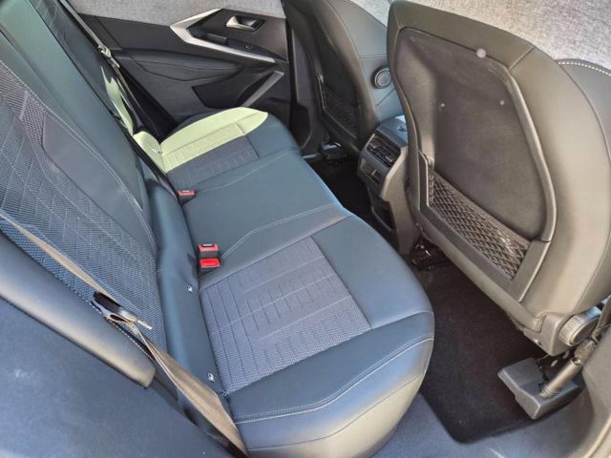 Peugeot 3008 1.2 hybrid GT Exclusive 145cv e-dcs6 (3)