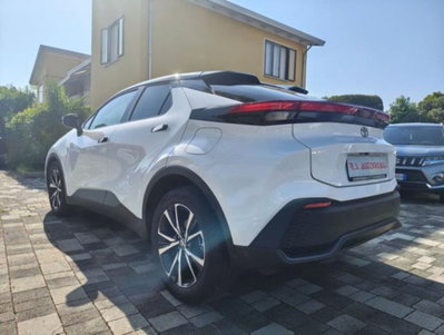 Toyota Toyota C-HR 1.8 hv Lounge fwd e-cvt (3)