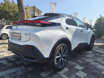 Toyota Toyota C-HR 1.8 hv Lounge fwd e-cvt (4)