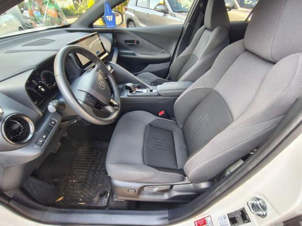 Toyota Toyota C-HR 1.8 hv Lounge fwd e-cvt (5)