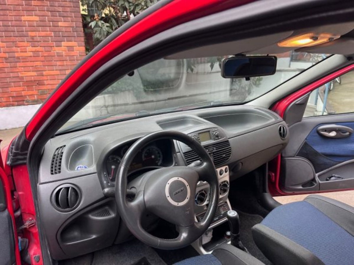 Fiat Punto 1.8i 16V cat 3 porte HGT (16)