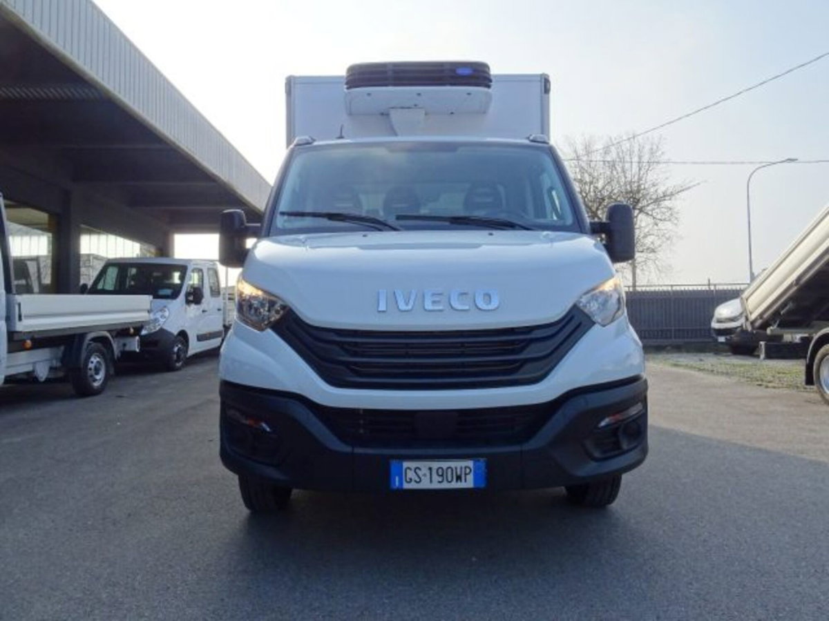 Iveco Daily Telaio 35C16H BTor 3.0 HPT PM-RG Cabinato (3)
