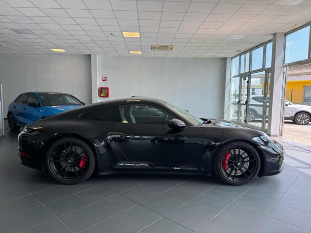 Porsche 911 Coupé Coupe 3.0 Carrera 4 GTS (2)