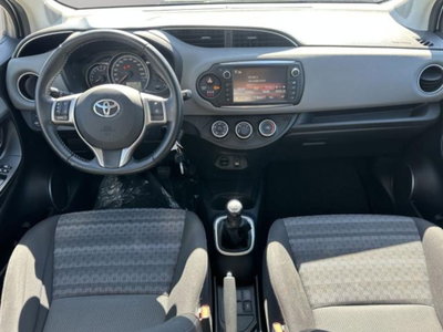 Toyota Yaris 1.0 5 porte Active (14)