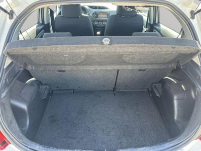 Toyota Yaris 1.0 5 porte Active (15)