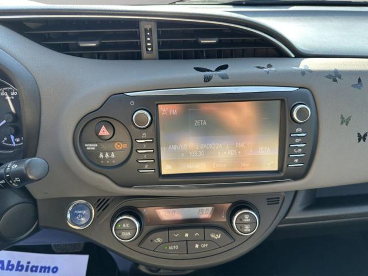 Toyota Yaris 1.5 Hybrid 5 porte Lounge Blue (11)