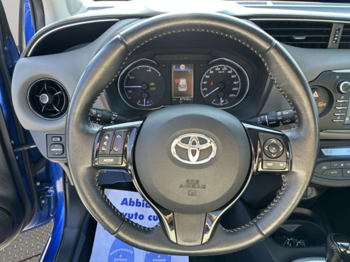 Toyota Yaris 1.5 Hybrid 5 porte Lounge Blue (9)