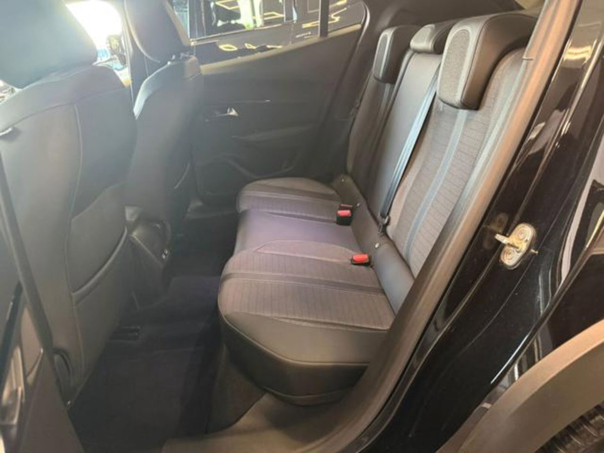 Peugeot 2008 BlueHDi 110 S&S Allure Pack (10)