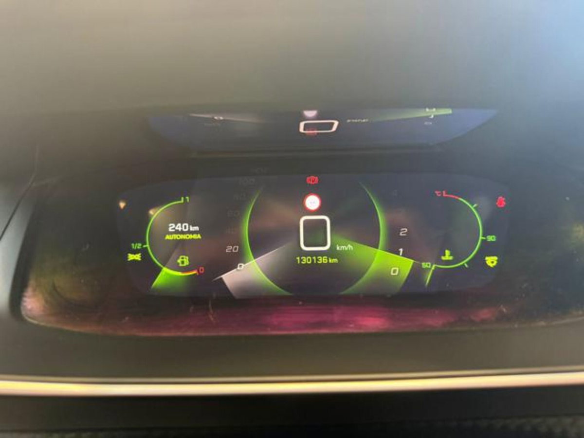 Peugeot 2008 BlueHDi 110 S&S Allure Pack (16)