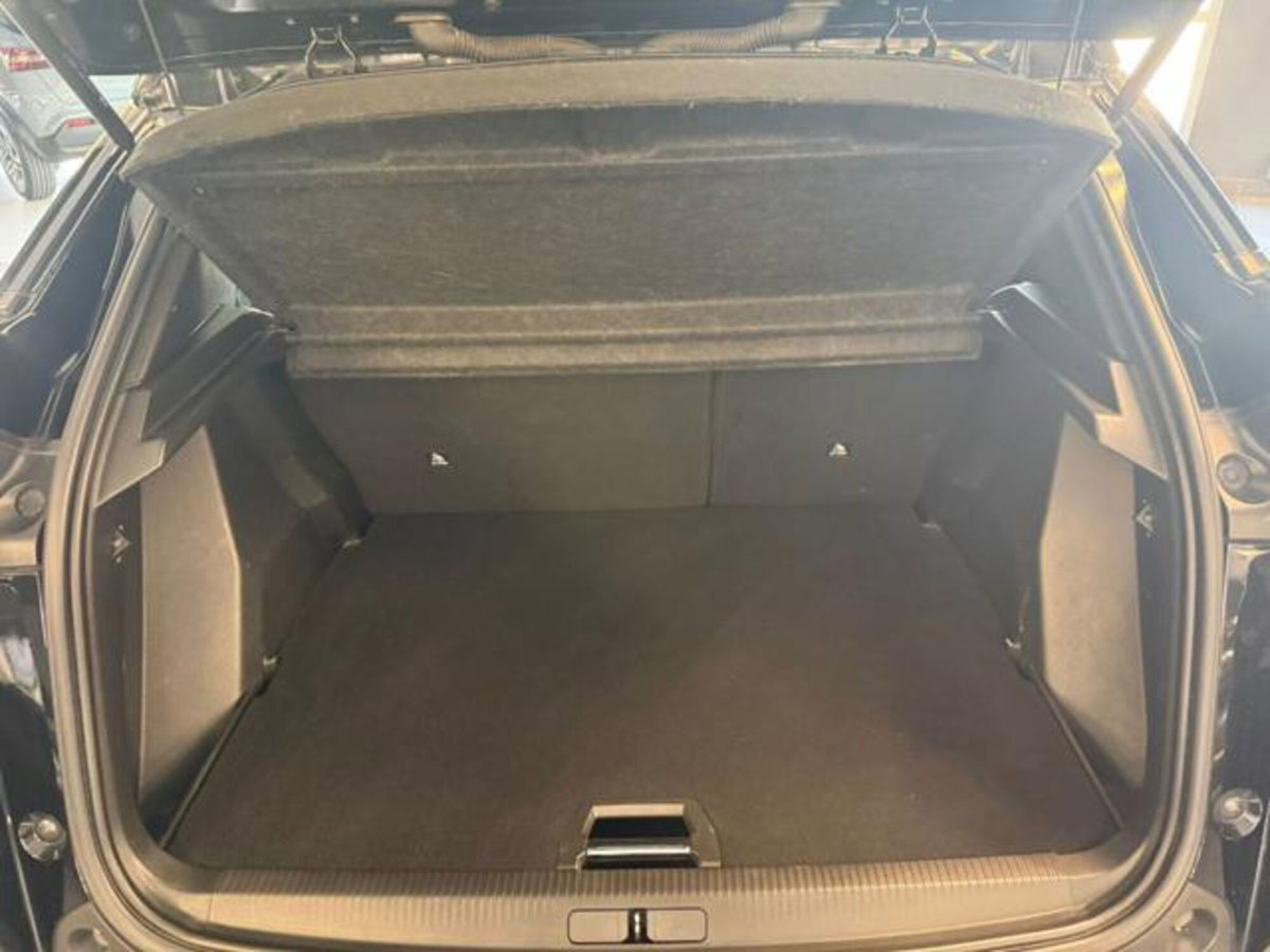 Peugeot 2008 BlueHDi 110 S&S Allure Pack (19)