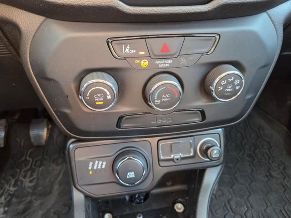 Jeep Renegade 2.0 Mjt 140CV 4WD Active Drive Low Limited (13)
