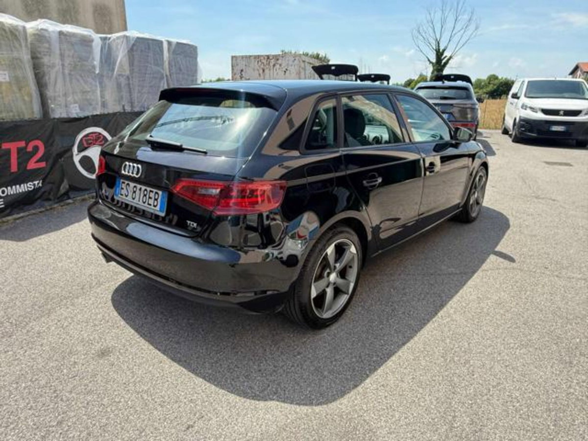 Audi A3 Sportback 1.6 TDI 105 CV CR S tronic Ambiente (9)