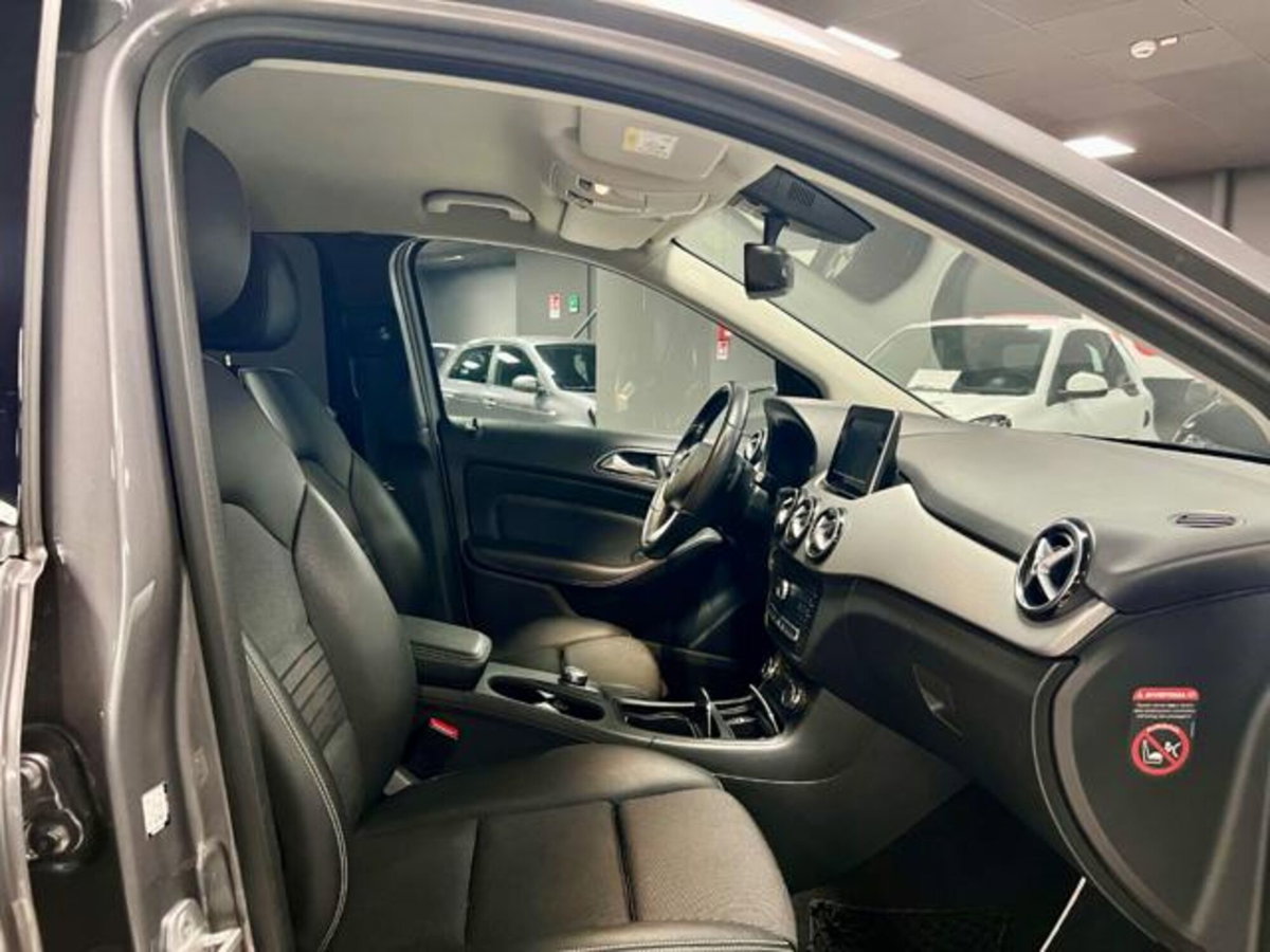 Mercedes-Benz Classe B 200 d Automatic 4Matic Sport (10)