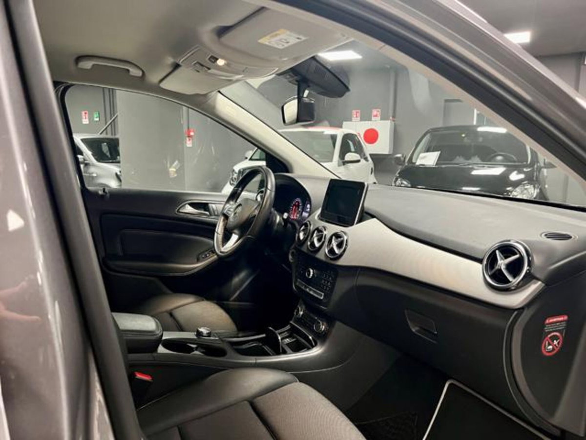 Mercedes-Benz Classe B 200 d Automatic 4Matic Sport (11)