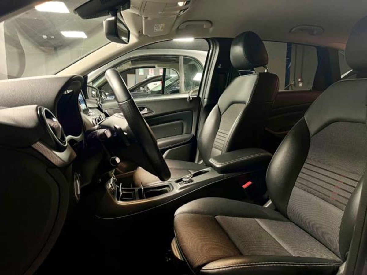 Mercedes-Benz Classe B 200 d Automatic 4Matic Sport (13)