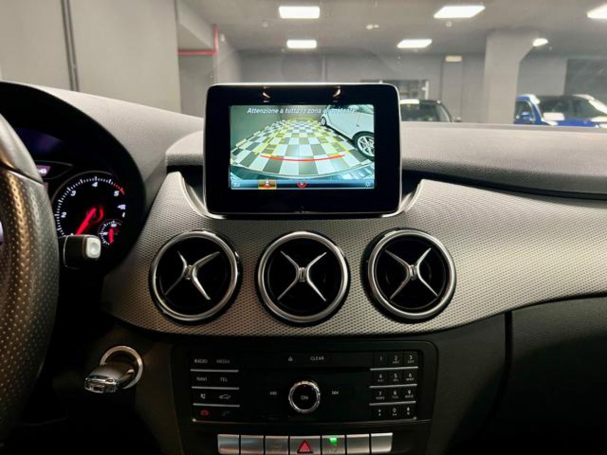 Mercedes-Benz Classe B 200 d Automatic 4Matic Sport (14)
