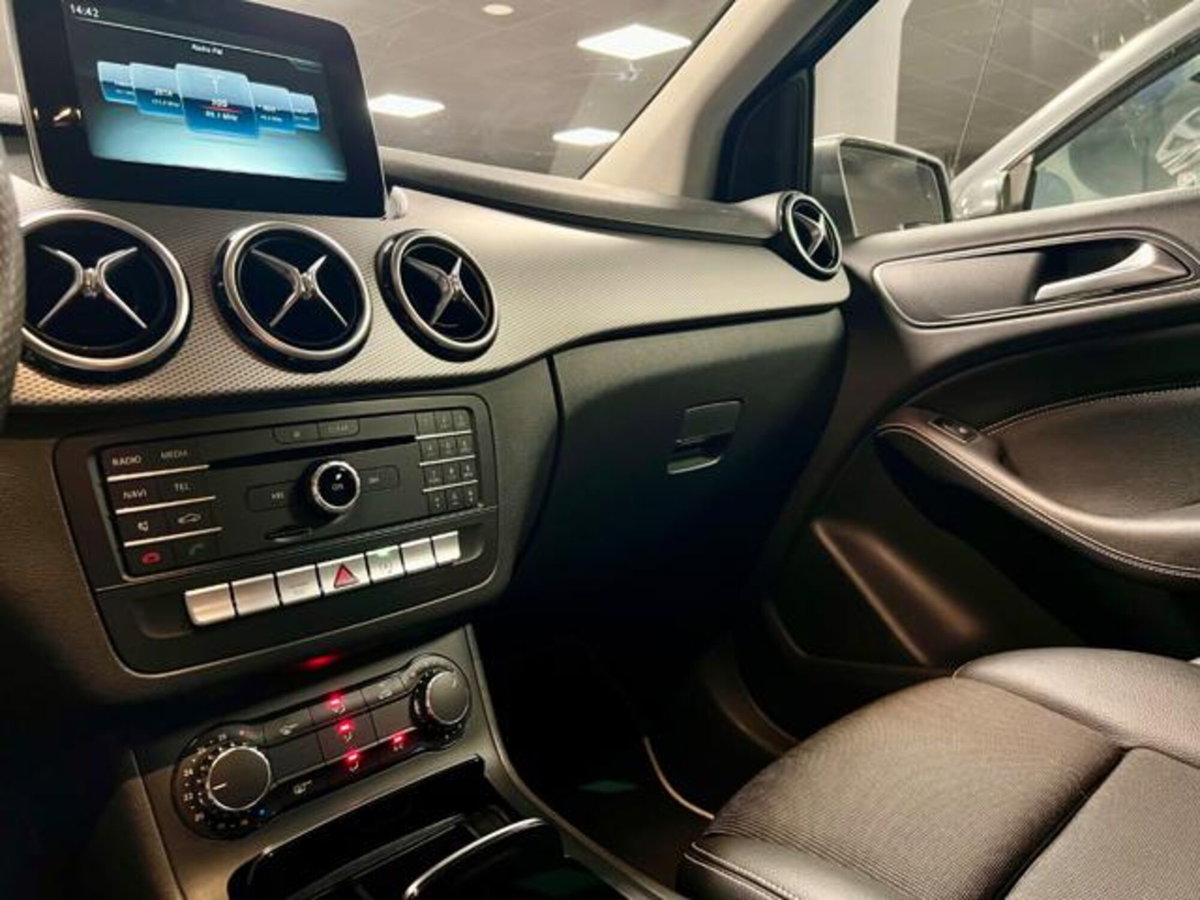Mercedes-Benz Classe B 200 d Automatic 4Matic Sport (16)