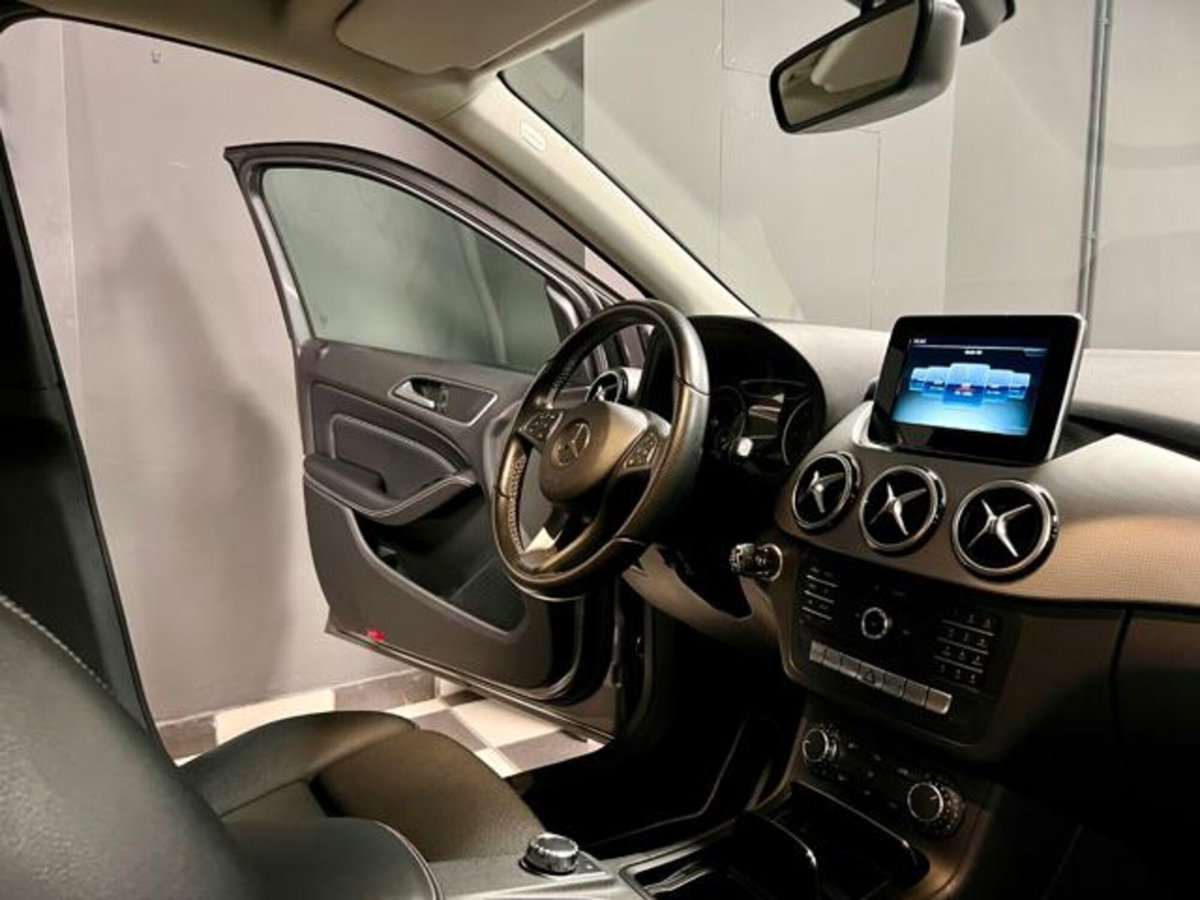 Mercedes-Benz Classe B 200 d Automatic 4Matic Sport (19)