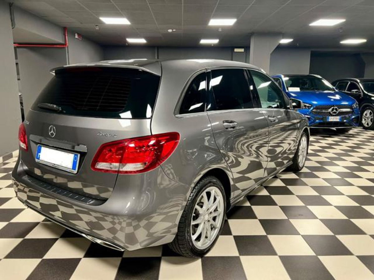 Mercedes-Benz Classe B 200 d Automatic 4Matic Sport (3)