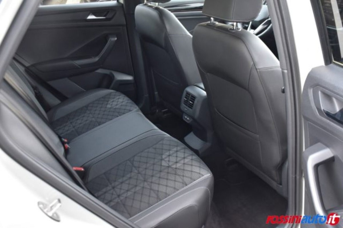 Volkswagen T-Roc 1.5 tsi R-Line dsg (13)