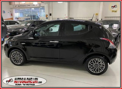 Lancia Ypsilon 1.0 FireFly 5 porte S&S Hybrid Gold Plus (8)
