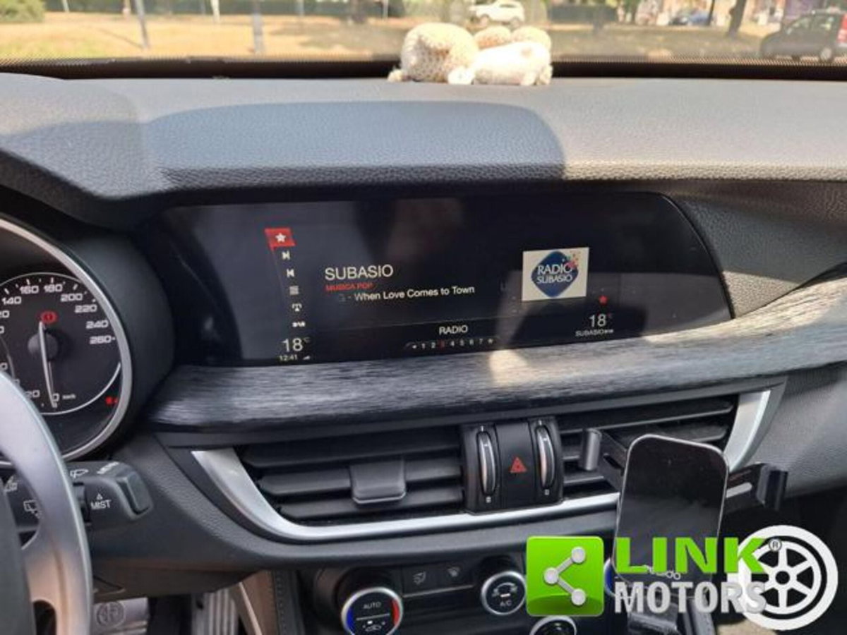 Alfa Romeo Stelvio Stelvio 2.2 Turbodiesel 190 CV AT8 Q4 Executive (17)