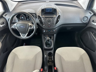 Ford Tourneo Courier 1.5 TDCI 95 CV Titanium (6)