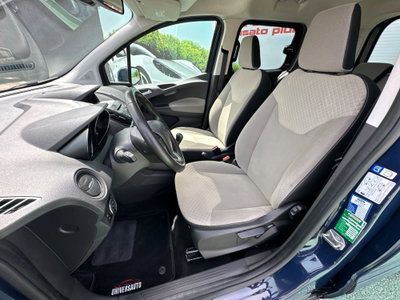 Ford Tourneo Courier 1.5 TDCI 95 CV Titanium (7)
