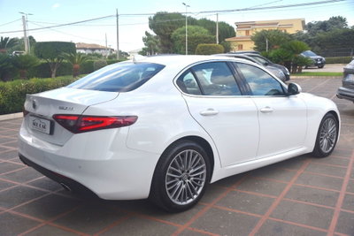 Alfa Romeo Giulia 2.2 Turbodiesel 190 CV AT8 Executive (7)