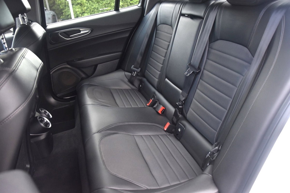 Alfa Romeo Giulia 2.2 Turbodiesel 190 CV AT8 Executive (9)