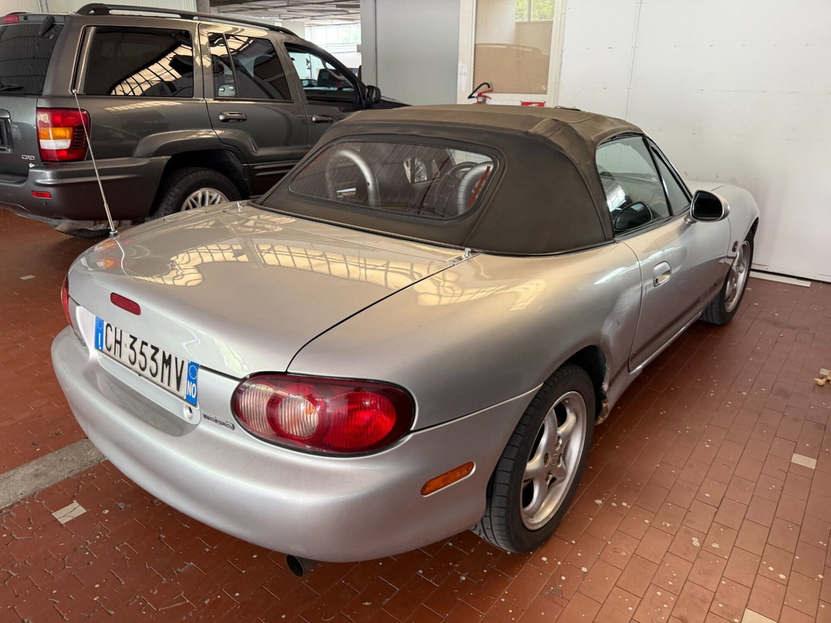 Mazda MX-5 1.6i 16V cat Naked (4)
