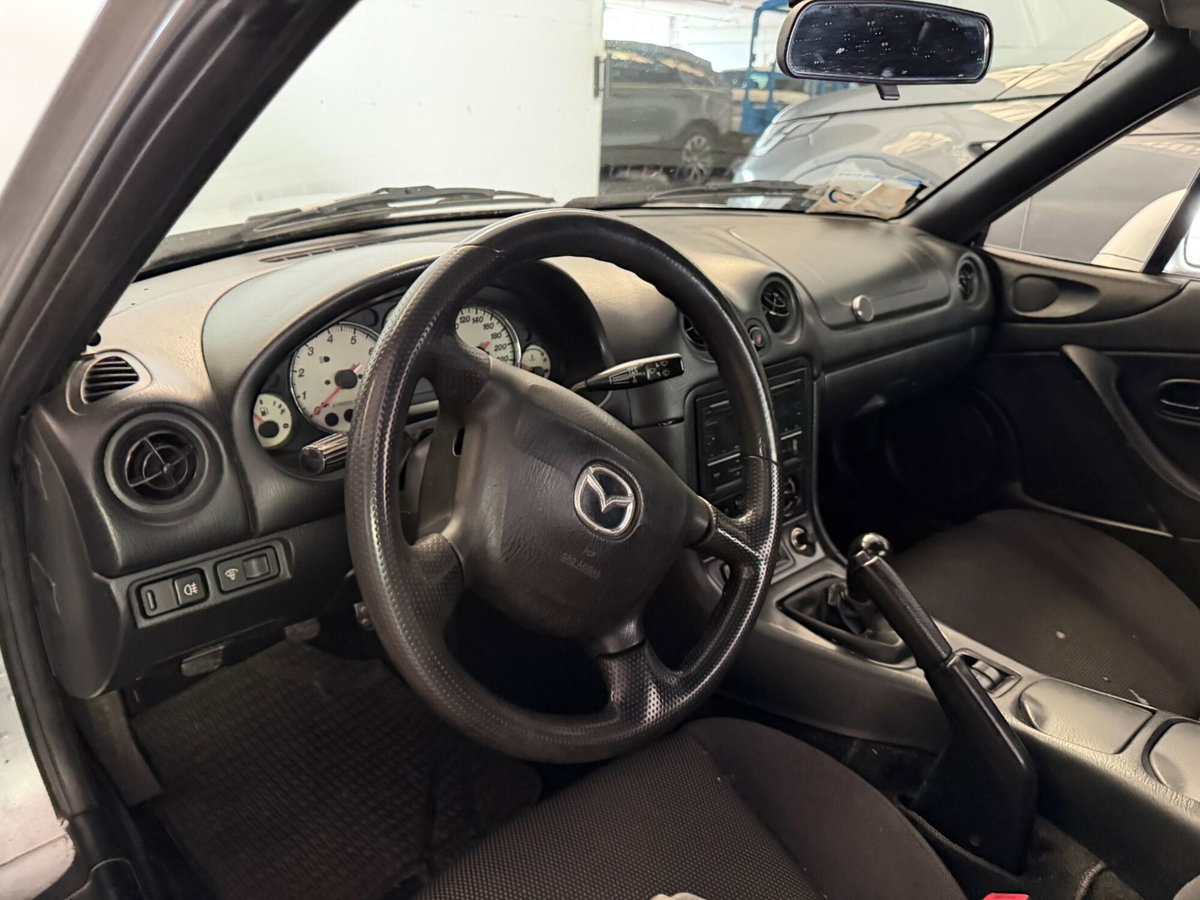Mazda MX-5 1.6i 16V cat Naked (7)