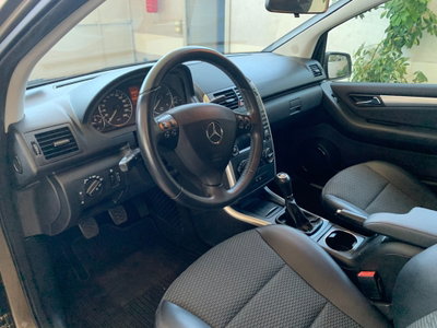 Mercedes-Benz Classe A 180 CDI Premium (4)