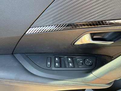 Peugeot 2008 PureTech 130 S&S EAT8 Allure Pack (11)