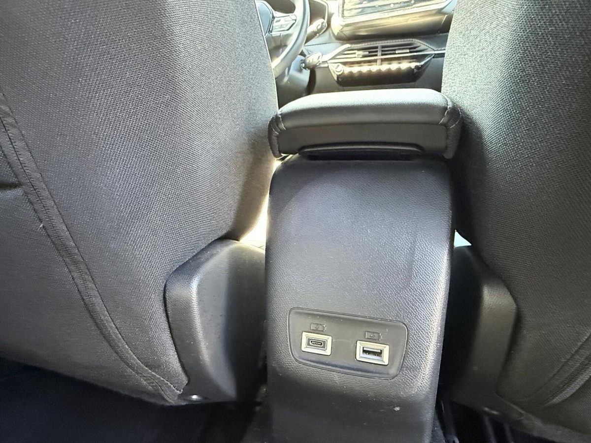 Peugeot 2008 PureTech 130 S&S EAT8 Allure Pack (19)