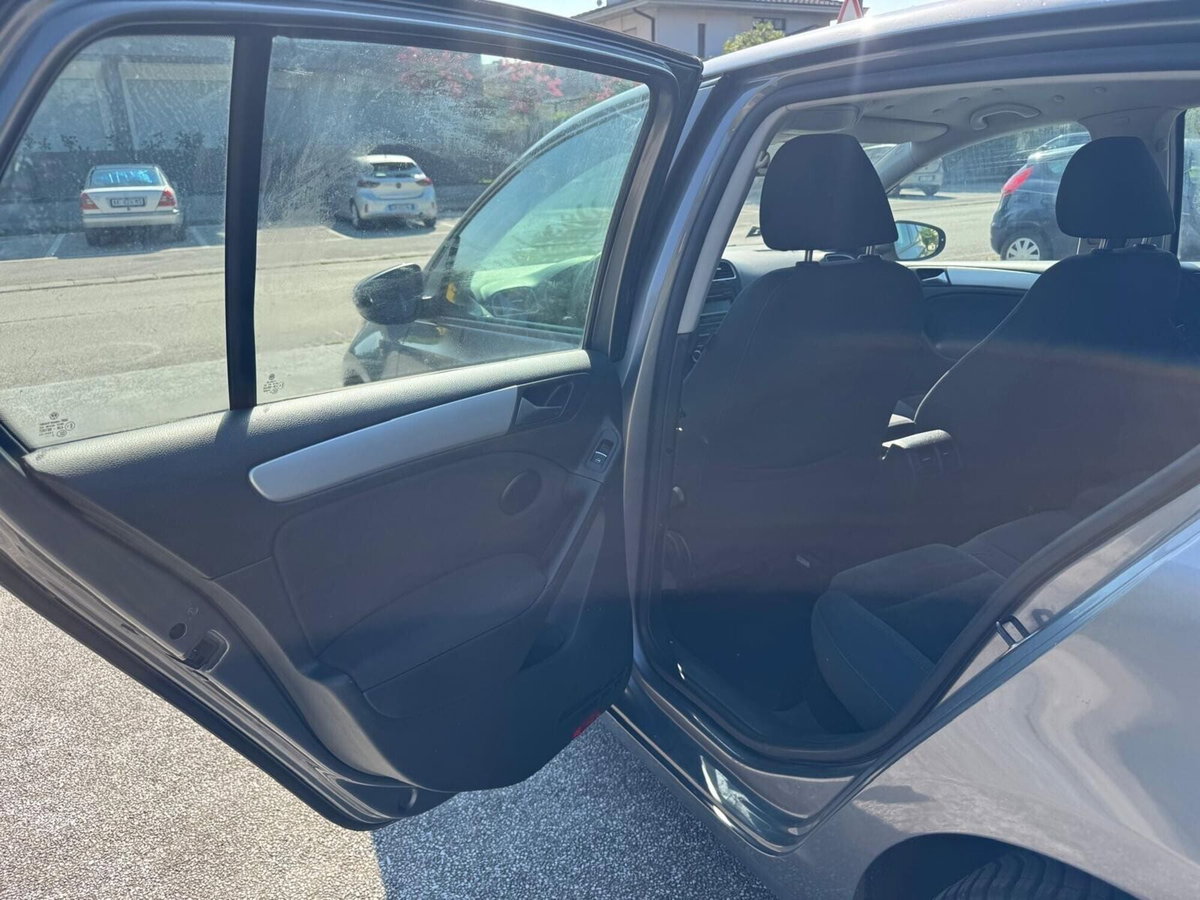 Volkswagen Golf 1.4 TSI 122CV DSG 5p. Highline (9)