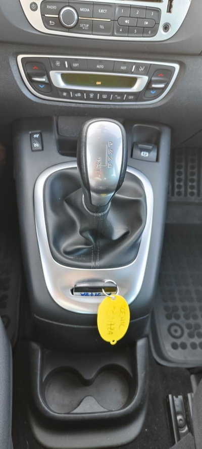 Renault Scenic E-Tech Electric XMod dCi 110 CV EDC Bose (5)