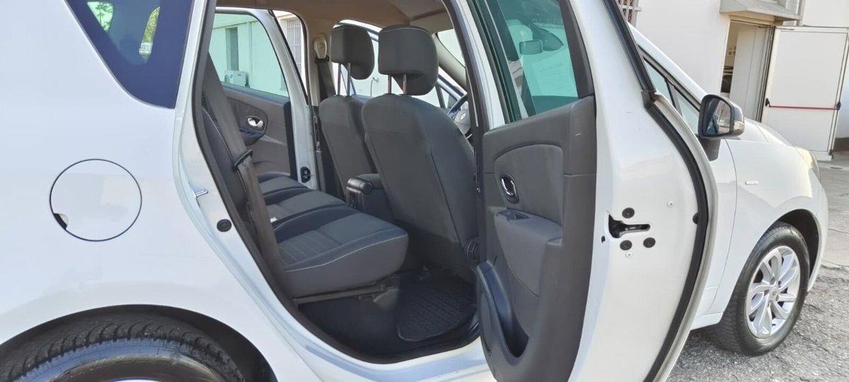 Renault Scenic E-Tech Electric XMod dCi 110 CV EDC Bose (6)