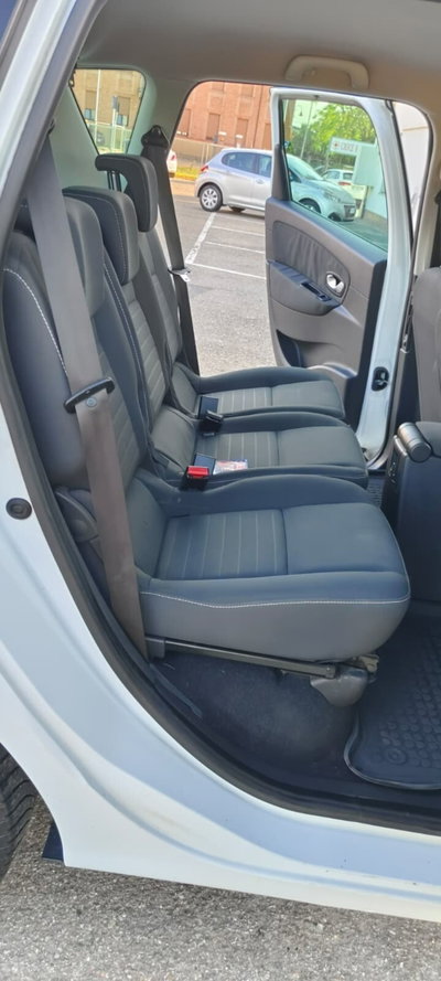 Renault Scenic E-Tech Electric XMod dCi 110 CV EDC Bose (9)