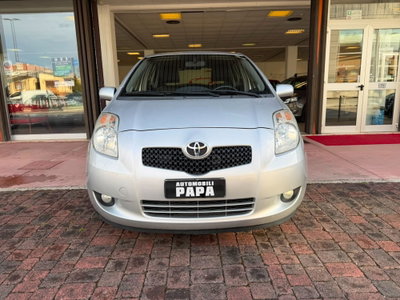 Toyota Yaris 1.3 5 porte (5)