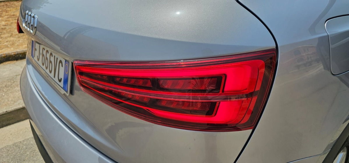 Audi Q3 2.0 TDI 150 CV quattro S tronic Business (8)