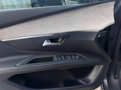 Peugeot 3008 BlueHDi 130 S&S EAT8 GT Pack (15)