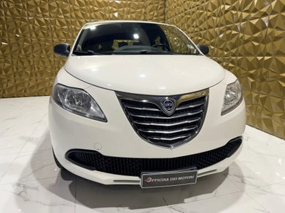 Lancia Ypsilon 1.2 69 CV 5 porte Silver (2)
