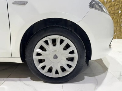 Lancia Ypsilon 1.2 69 CV 5 porte Silver (6)