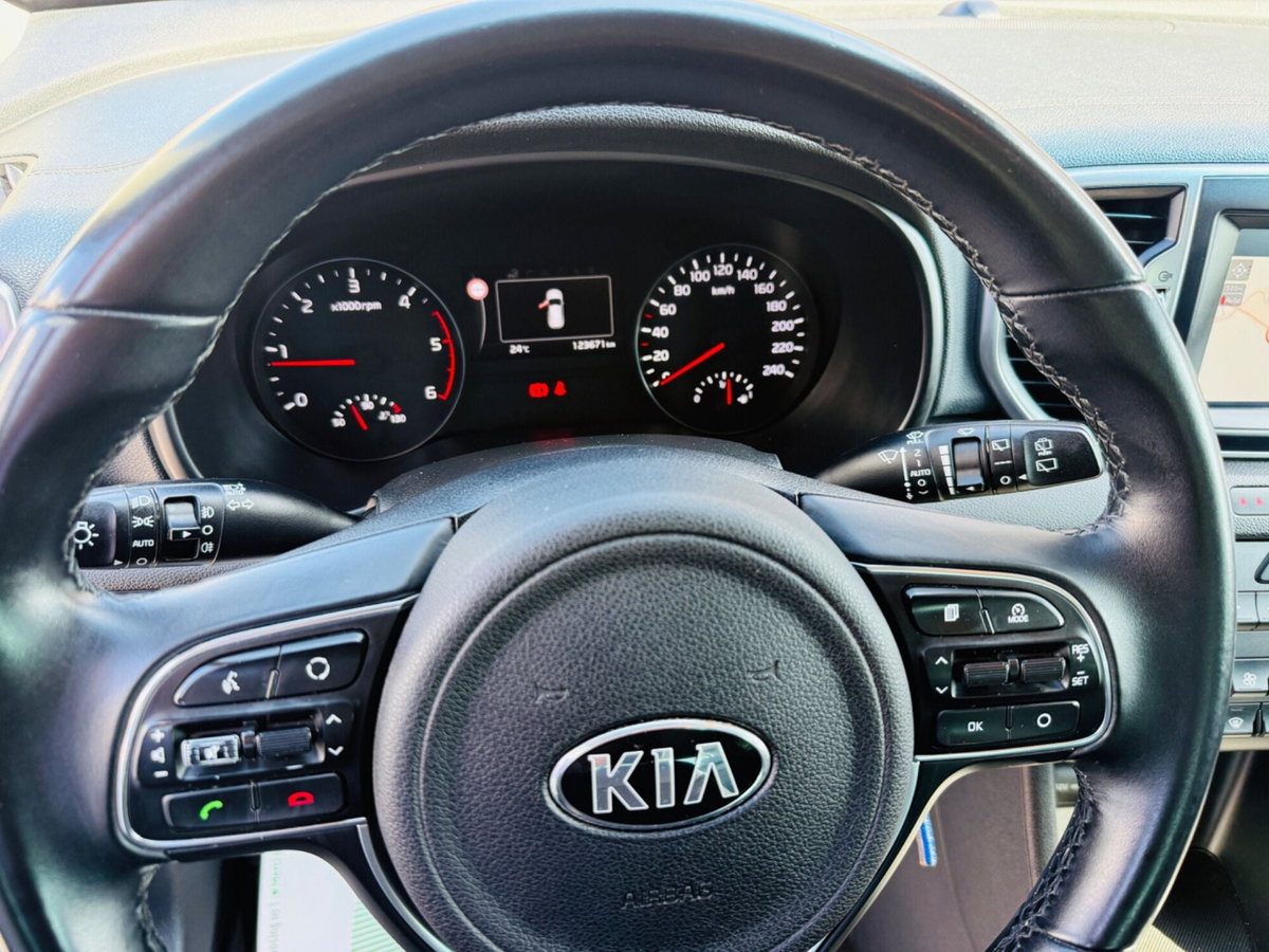 Kia Sportage 1.7 CRDI 2WD Cool (16)