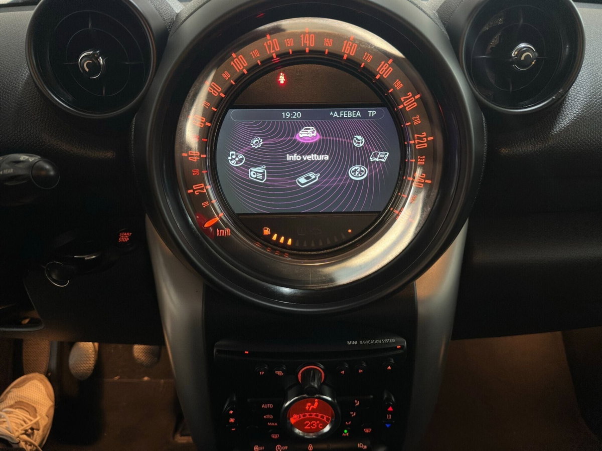 MINI Mini Countryman 1.6 Cooper D Countryman ALL4 (13)