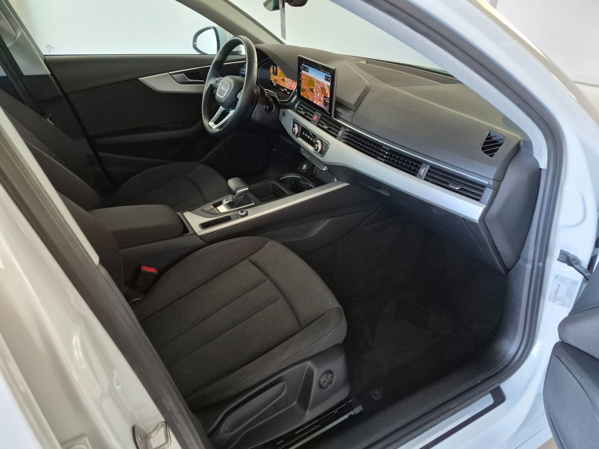 Audi A4 Avant 35 TDI/163 CV S tronic Business Advanced (15)
