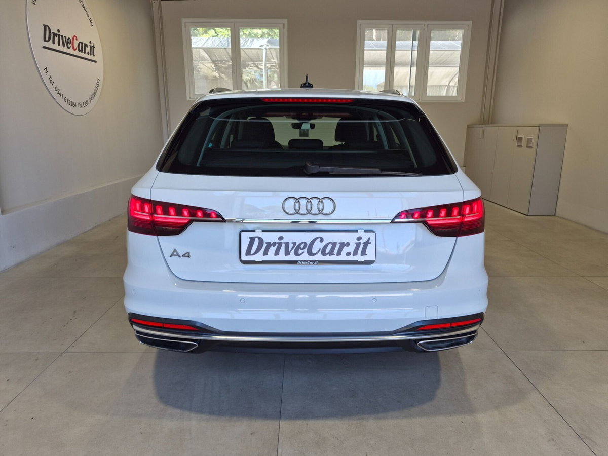 Audi A4 Avant 35 TDI/163 CV S tronic Business Advanced (8)